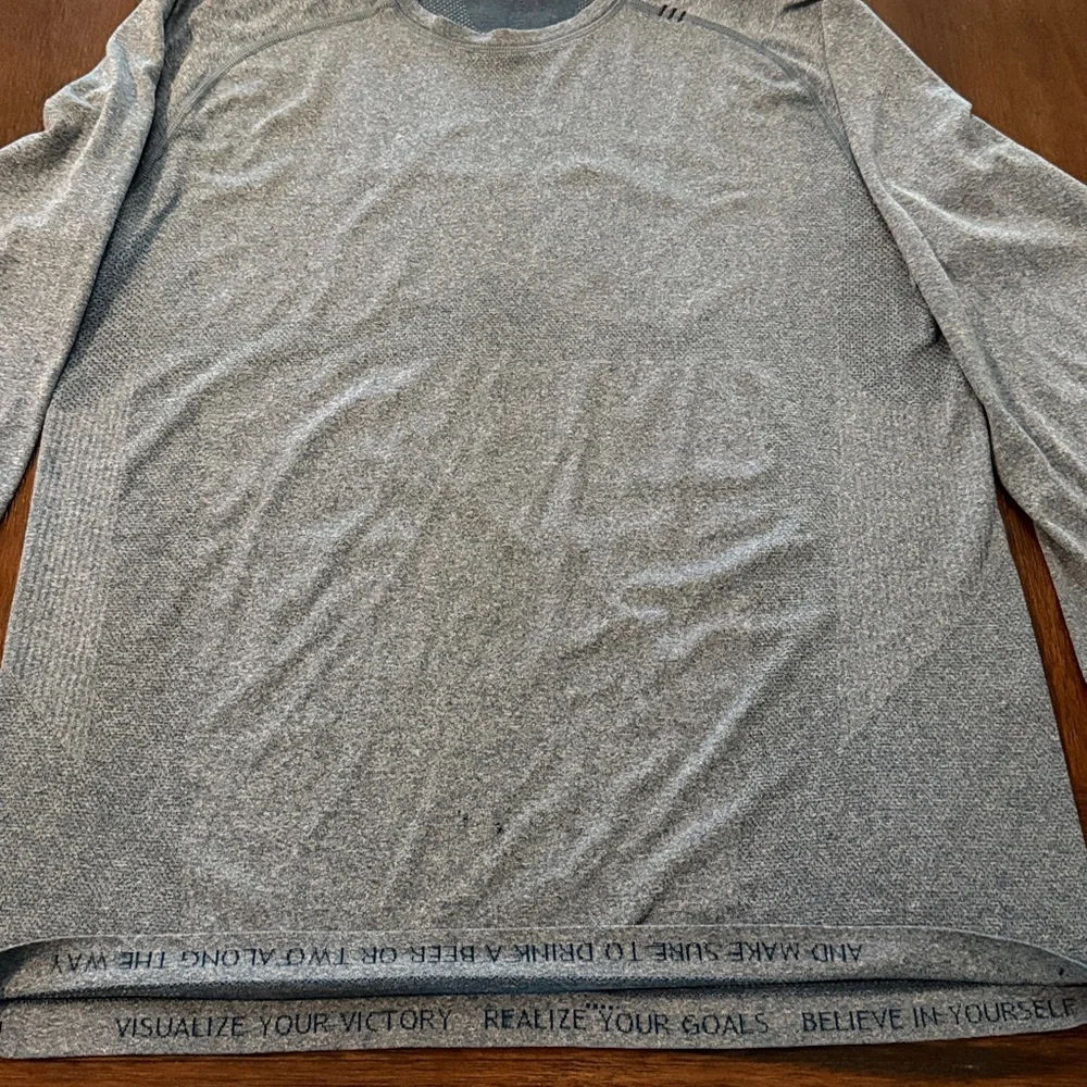 Lululemon Metal Vent Tech Long Sleeve Shirt Large ***3 snags*** - Picture 3 of 10